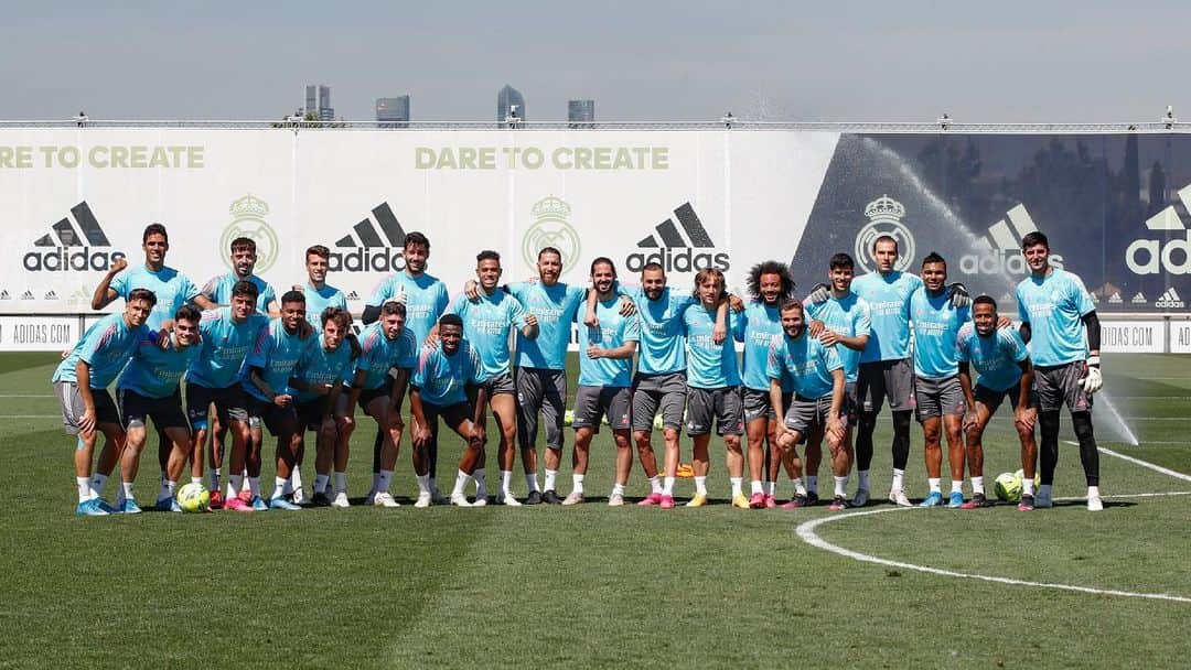 カゼミーロさんのインスタグラム写真 - (カゼミーロInstagram)「Lo dimos todo. Orgulloso de mi equipo y de nuestra afición. Volveremos. ¡Hala Madrid siempre!  #HalaMadrid #RealMadrid」5月24日 3時49分 - casemiro