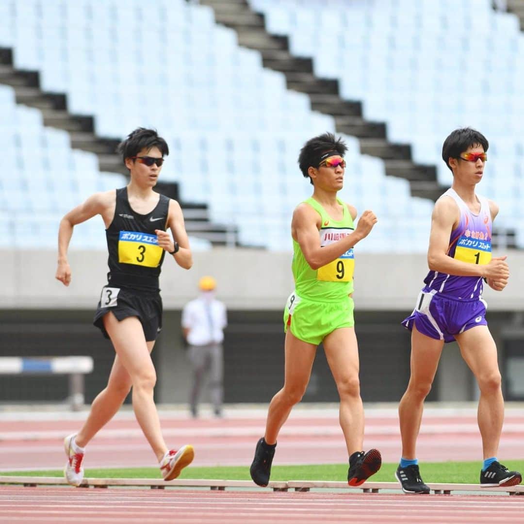 神戸学院大学さんのインスタグラム写真 - (神戸学院大学Instagram)「本学職員の木戸大智さんが関西実業団陸上競技選手権・5000メートル競歩で３位に入りました。  　記録は23分34秒12でした。同大会３位以内の結果と、2019年８月に香川県丸亀市で開かれた記録会のタイムを合わせ、全日本実業団選手権大会への出場権を獲得しました。 （写真のゼッケン３が木戸さん）  #神戸学院大学 #神戸学院 #大学 #神戸 #競歩 #実業団 #kobegakuinuniversity #kobegakuin #kobe #university #sports #3rd #congratulations」5月24日 16時42分 - kobegakuin_university_koho