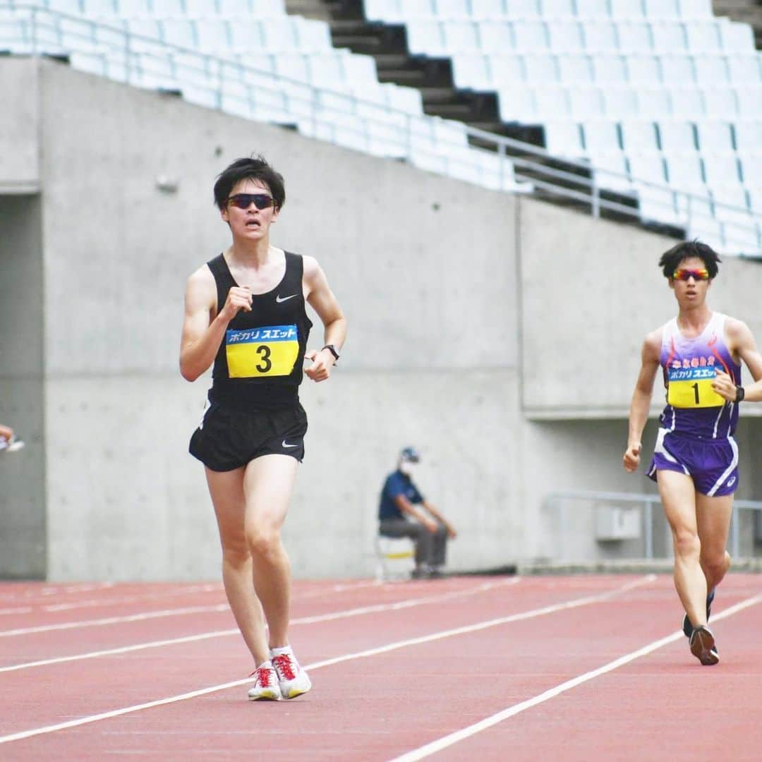 神戸学院大学さんのインスタグラム写真 - (神戸学院大学Instagram)「本学職員の木戸大智さんが関西実業団陸上競技選手権・5000メートル競歩で３位に入りました。  　記録は23分34秒12でした。同大会３位以内の結果と、2019年８月に香川県丸亀市で開かれた記録会のタイムを合わせ、全日本実業団選手権大会への出場権を獲得しました。 （写真のゼッケン３が木戸さん）  #神戸学院大学 #神戸学院 #大学 #神戸 #競歩 #実業団 #kobegakuinuniversity #kobegakuin #kobe #university #sports #3rd #congratulations」5月24日 16時42分 - kobegakuin_university_koho
