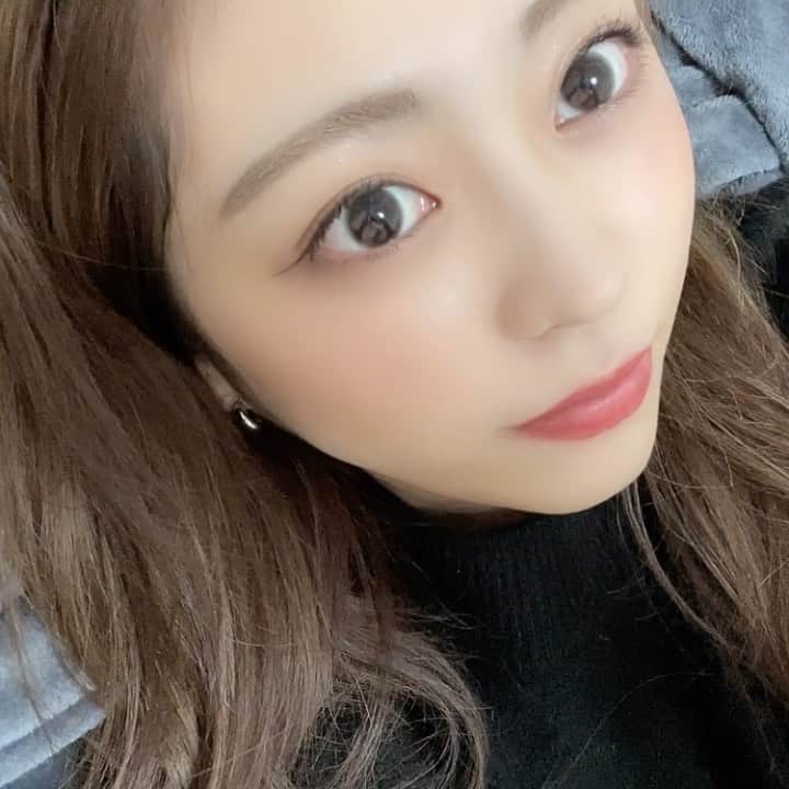 YUKINOのインスタグラム：「👀♥️  #自撮り #selfie #自撮り動画 #selfiemovie #likesforlike #いいね #makeup」