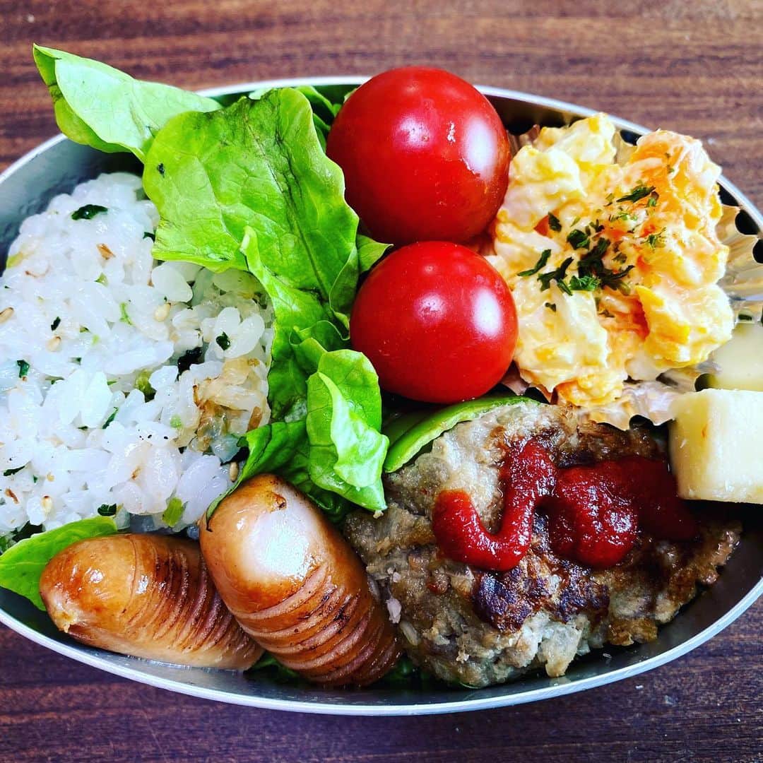 のインスタグラム：「ピーマンの肉詰め弁当。」