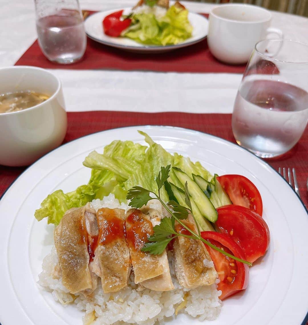 水谷雅子さんのインスタグラム写真 - (水谷雅子Instagram)「炊飯器で炊くだけで簡単！ 美味しい南蛮風炊き込みご飯🎶 生姜もたっぷり入れて炊き込んでますので、さっぱりして美味しいですよ。 食欲の落ちがちな蒸し暑い日にピッタリ❤️ 今日の晩御飯にどうですか？😋 詳しくレシピはmasakoサロンに紹介しました。よかったら見て下さいね❣️ #南蛮風炊き込みご飯 #簡単#美味しい晩御飯#食欲そそる  #鶏肉 #エスエルクリエーションズ #slチキン#sl﻿ #冷凍食品#宅配冷凍食品#品質こだわり﻿ #安心安全#無添加#z's-menu﻿ #水谷雅子#水谷雅子beautybook50の私﻿ @slcreations_official」5月24日 11時08分 - mizutanimasako