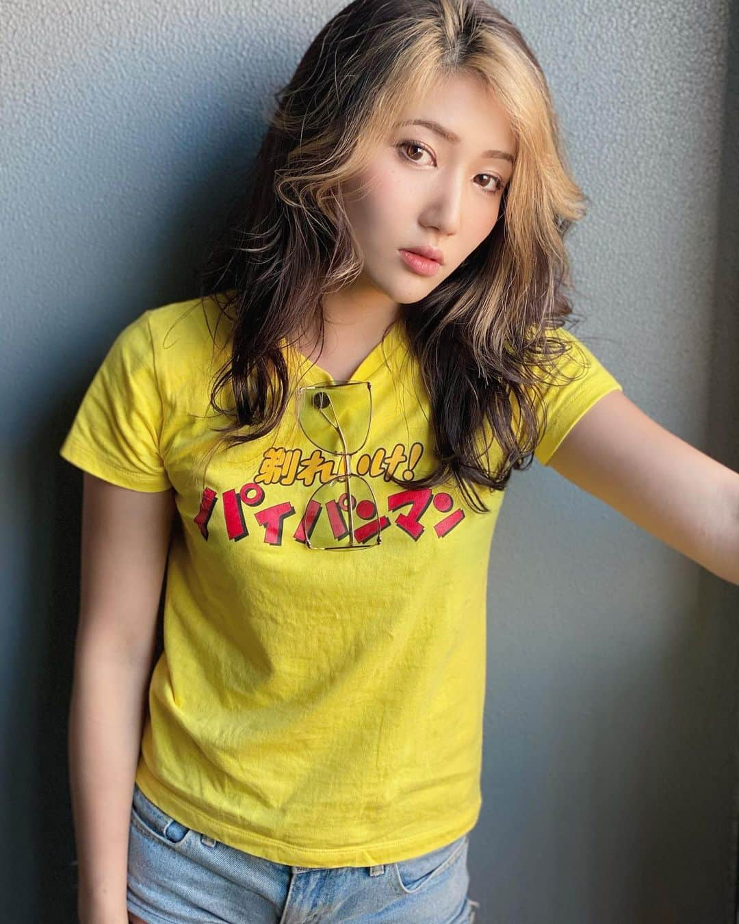 緒方友莉奈さんのインスタグラム写真 - (緒方友莉奈Instagram)「@omeco_official  さんから本日発売！ エロカワTシャツ👚 ぎゃるなら買わないと損👱🏽‍♀️  #ギャル  #お洒落さんと繋がりたい  #服好きな人と繋がりたい  #picture  #flowers  #トレーニング好きな人と繋がりたい #beautiful #instagood #masterpiece #creative #photooftheday #instaartist #美尻 #barbiestyle  #barbiegirl   #barbie  #fitness #fitnessgirl  #筋トレ女子   #高身長女子  #🇰🇷 #f4f  #f4follow   #腹筋女子   #漂亮  #ハイライト  #マッチョ   #フォロー #今日のコーデ」5月24日 11時10分 - ogatayurina