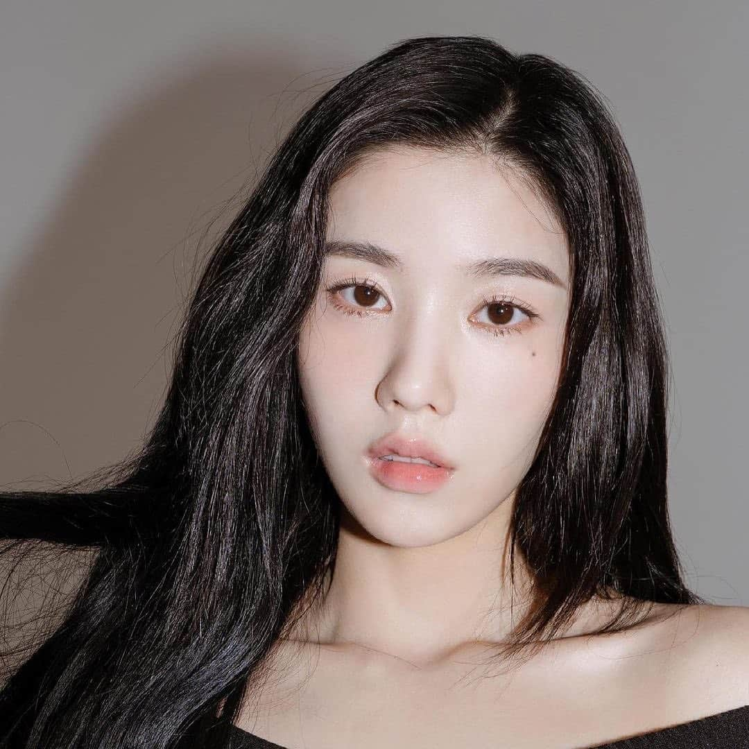 クォン・ウンビさんのインスタグラム写真 - (クォン・ウンビInstagram)「she’s so pretty 😍  #IZONE #EUNBI #KWONEUNBI #권은비 #아이즈원」5月24日 12時17分 - kwoneunbi