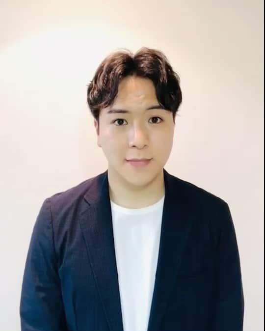 フジテレビアナウンサーのインスタグラム：「. 【おうち応援プロジェクト】「デジタル紙芝居」毎週月曜更新中♪  東海テレビとのコラボ 企画が先週から配信されています☺️ 今週は東海テレビの前田輝アナウンサーからのメッセージです✨ 東海テレビで平日（月曜日から金曜日）の9:50〜に放送されている『スイッチ!』のリポーターなどを担当している前田アナ🎤 前田アナへのメッセージもぜひお寄せくださいね！  FNS系列局コラボ企画「ごんぎつね」新美南吉 挿絵：杉山宏樹（フジテレビ美術制作局） 〜読み手順〜 佐久間みなみ 前田輝 柴田美奈 大川立樹 島田彩夏 庄野俊哉  YouTubeでも配信中 →『フジテレビ　デジタル紙芝居』で検索してください☺️ ぬりえや台本はフジテレビCSRのHPでダウンロードできます🎨 →『フジテレビ　おうち応援プロジェクト』で検索してみてください☺️  デジタル紙芝居〈これまでの作品〉は… ☺︎IGTV動画 ☺︎ストーリーのアーカイブ いずれの方法からもご覧いただけます☺️  #東海テレビアナウンサー #庄野俊哉 リーダー #柴田美奈 @mina__shibata  #前田輝 @hikaru__maeda  #フジテレビアナウンサー #島田彩夏 事務局（サポーター） #大川立樹 @riki_okawa  #佐久間みなみ @sakuma_minami  #デジタル紙芝居 #FNS系列局コラボ企画  #ごんぎつね #新美南吉 #読み聞かせ #国語 #音読 #中学年 #Kamishibai #nankichiniimi #japanesestorytelling #storyforkids #beautifulcolors #onlinebookreading #homelearning」