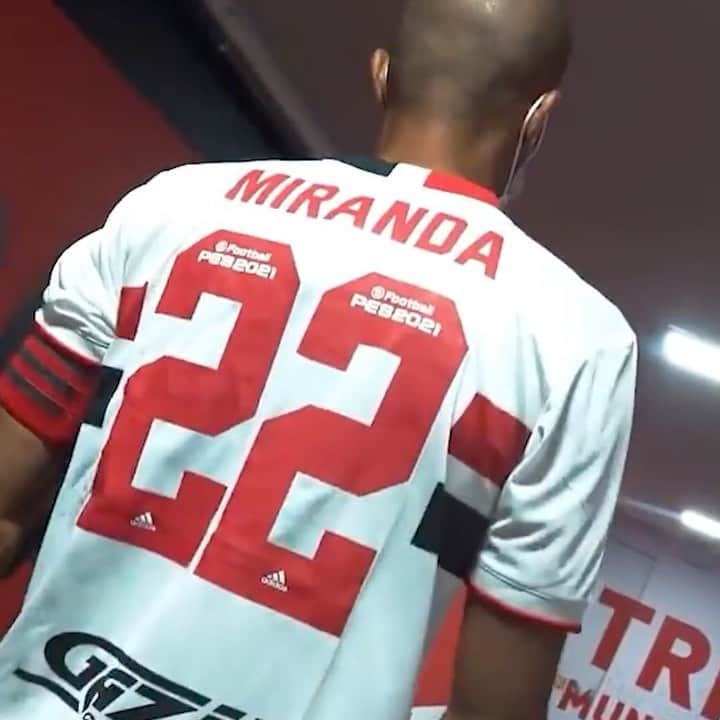 ミランダのインスタグラム：「Das histórias mais bonitas pra contar. E vamos continuar contando.   #VamosSãoPaulo 🇾🇪  🎥 SPFCtv  @liga.agencia」