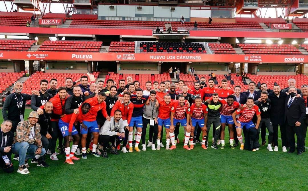 ロベルト・ソルダードのインスタグラム：「Temporada excelente!!! Os esperamos con ansia la temporada que viene. Esto no acaba aquí, continuará!!! Gracias por vuestro apoyo」