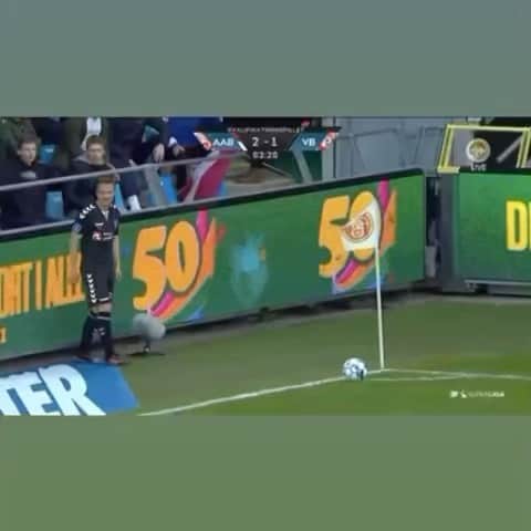 のインスタグラム：「Glad för att ha varit med och bidragit till att @vejleboldklub_official stannar kvar i superligaen nästa säsong!」
