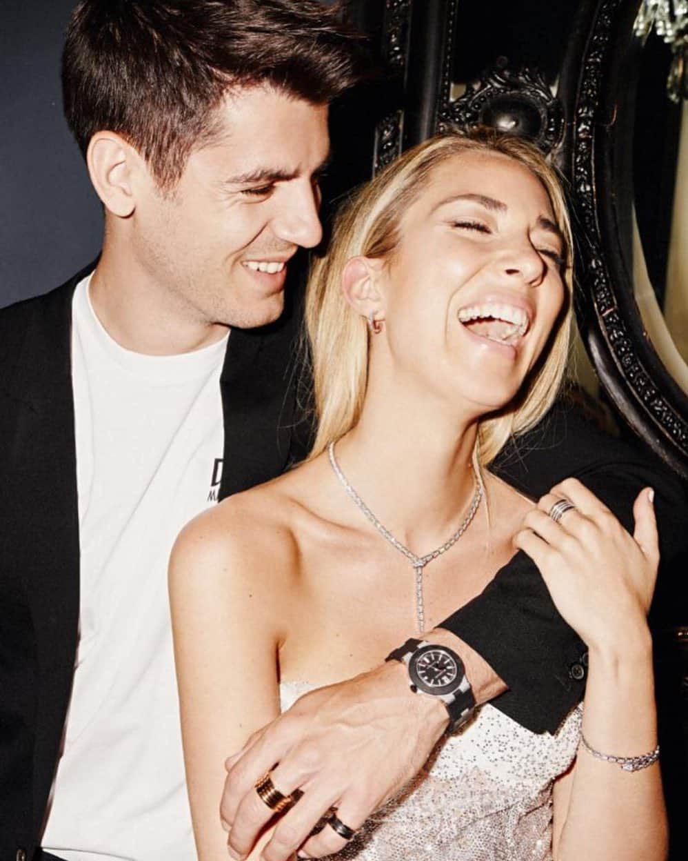 アルバロ・モラタのインスタグラム：「“Momenti speciali da celebrare con @bulgari”  #Bvlgariwatches #BvlgariAluminium #bzero1 el #serpentiviper #bvlgari @grazia_it」
