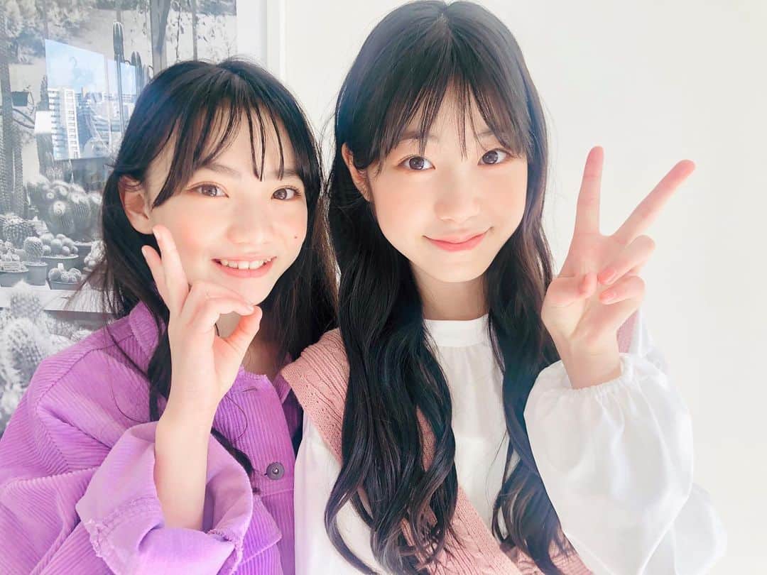 のインスタグラム：「✌︎✌︎  ぴーーす😽😽  #濱崎心愛  #星乃あんな」