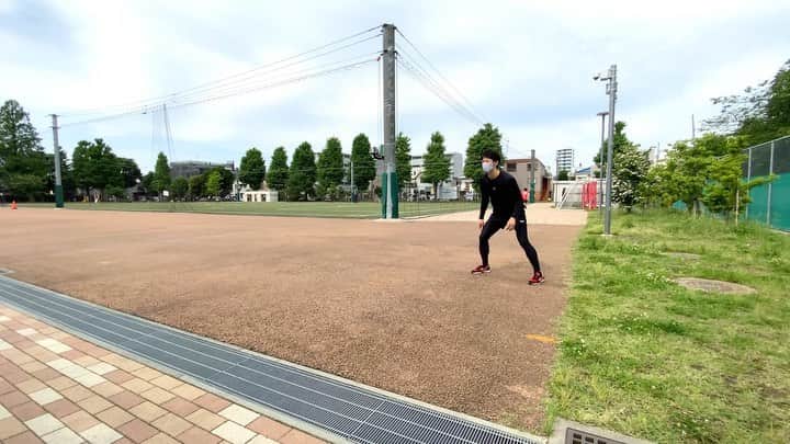 のインスタグラム：「朝のスプリントトレーニング。 まだまだ思い通りに体を動かせてないけど、動画を載せられるレベルになってきました！  自分自身に伸びしろを感じるし、これから更に学べばもっと速くなる手応えを実感しています！  考えて考えて技術を習得すれば教えられる幅が広がる！ それを楽しみに継続していきます！  ※現役復帰などを考えているわけではございません」