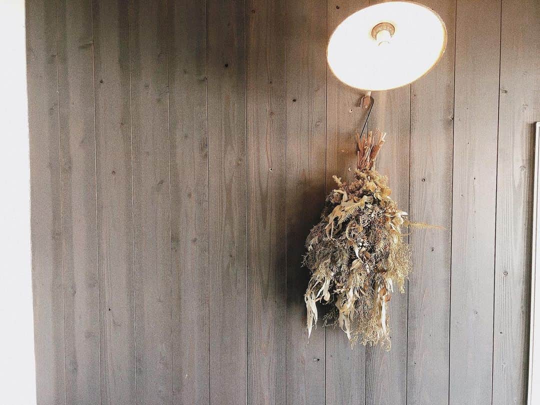 yuu__aaaのインスタグラム：「. ドライフラワーあるととりあえず 撮っちゃう📸♡ . . #cafe#カフェ#ドライフラワー#flower#カフェ巡り」