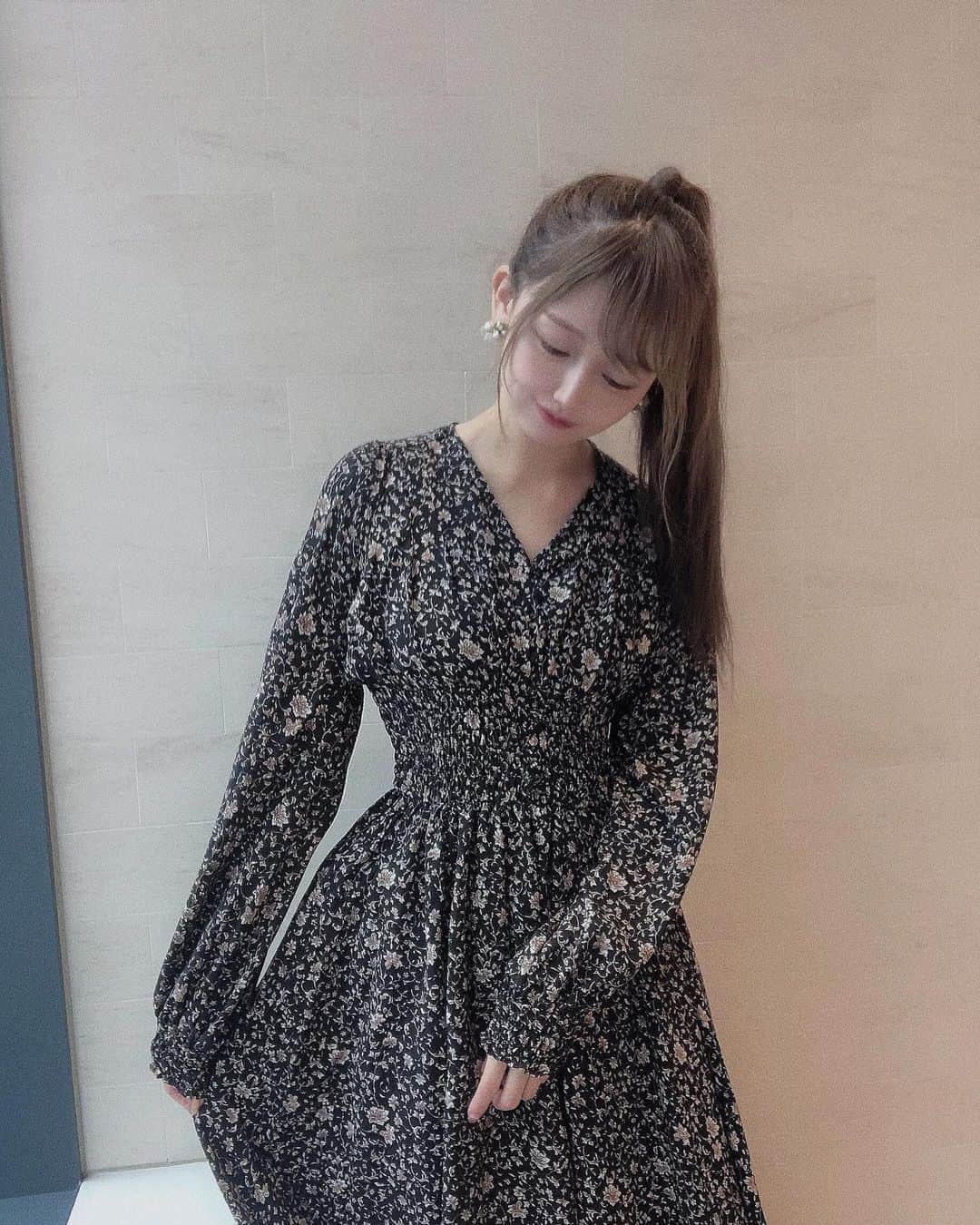 yuu__aaaのインスタグラム：「. . 今日のコーデ📝 . またまた　@grl_official  の ワンピース👗❤︎ . プチプラでかわいい♡ . . #grl #grl購入品 #ワンピース#プチプラ#プチプラコーデ #プチプラファッション #ootd #ONEPIECE」