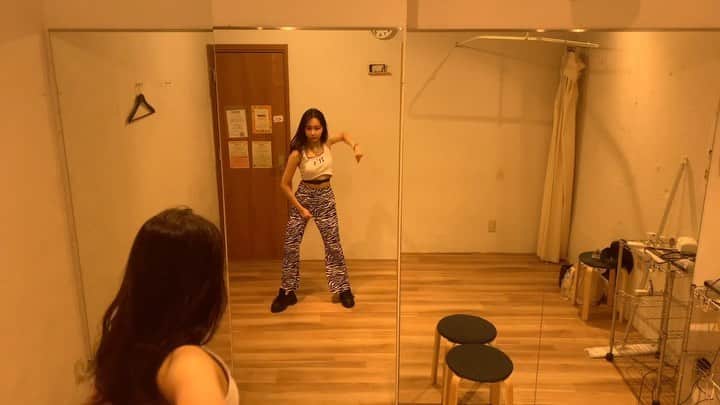 のインスタグラム：「名古屋でダンスしてる時にお世話になった @tamami_inoue 先生の振り付けを踊ってみました💃♥️ 素敵な振り付けありがとうございます🙇🏻‍♀️  dance/@tamami_inoue  song/@riehata   #dance#lovemyself#avexroyalbrats」