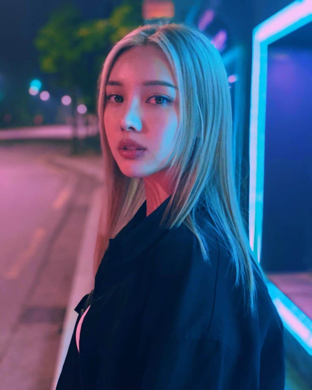 ポニーのインスタグラム：「CYBERPUNK CITY👾💿⚡️」