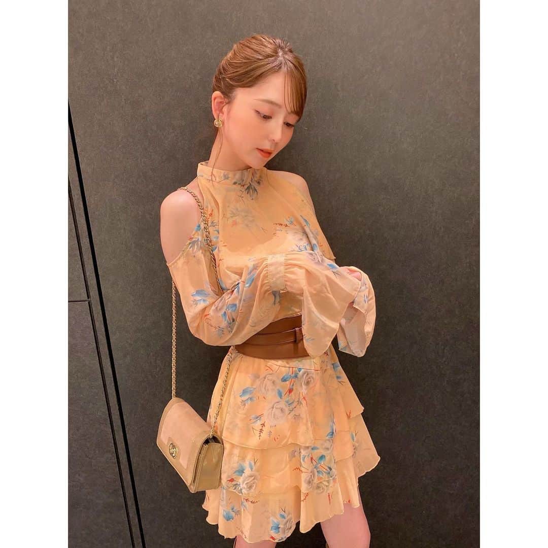 堀尾実咲のインスタグラム：「キム秘書はいったい、なぜ？ でミソがデートするときの ワンピースが可愛過ぎて 似たやつないかなって探してて 見つけた🥰  @attrangs_japan のものだよ☺️  #corea #coreanstyle #coreafashion #attrangs #attrangsjapan #attrangsglobal #rady #rezoy #darich  #fashiongram #韓国ファッション通販 #韓国ファッション好きな人と繋がりたい #韓国ファッションサイト #韓国 #韓国ファッション #韓国コーデ #韓国ドラマ #韓国ブランド #アットランス #アットランスコーデ #キム秘書はいったいなぜ #キム秘書 #キム秘書コーデ #キムミソ #パクミニョン #パクソジュン」