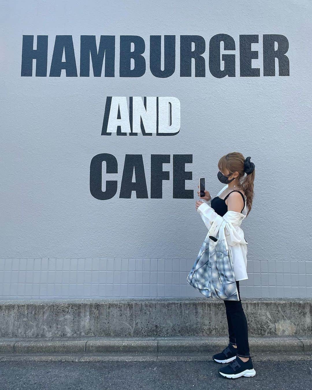 さなべいびーのインスタグラム：「🍔<3」