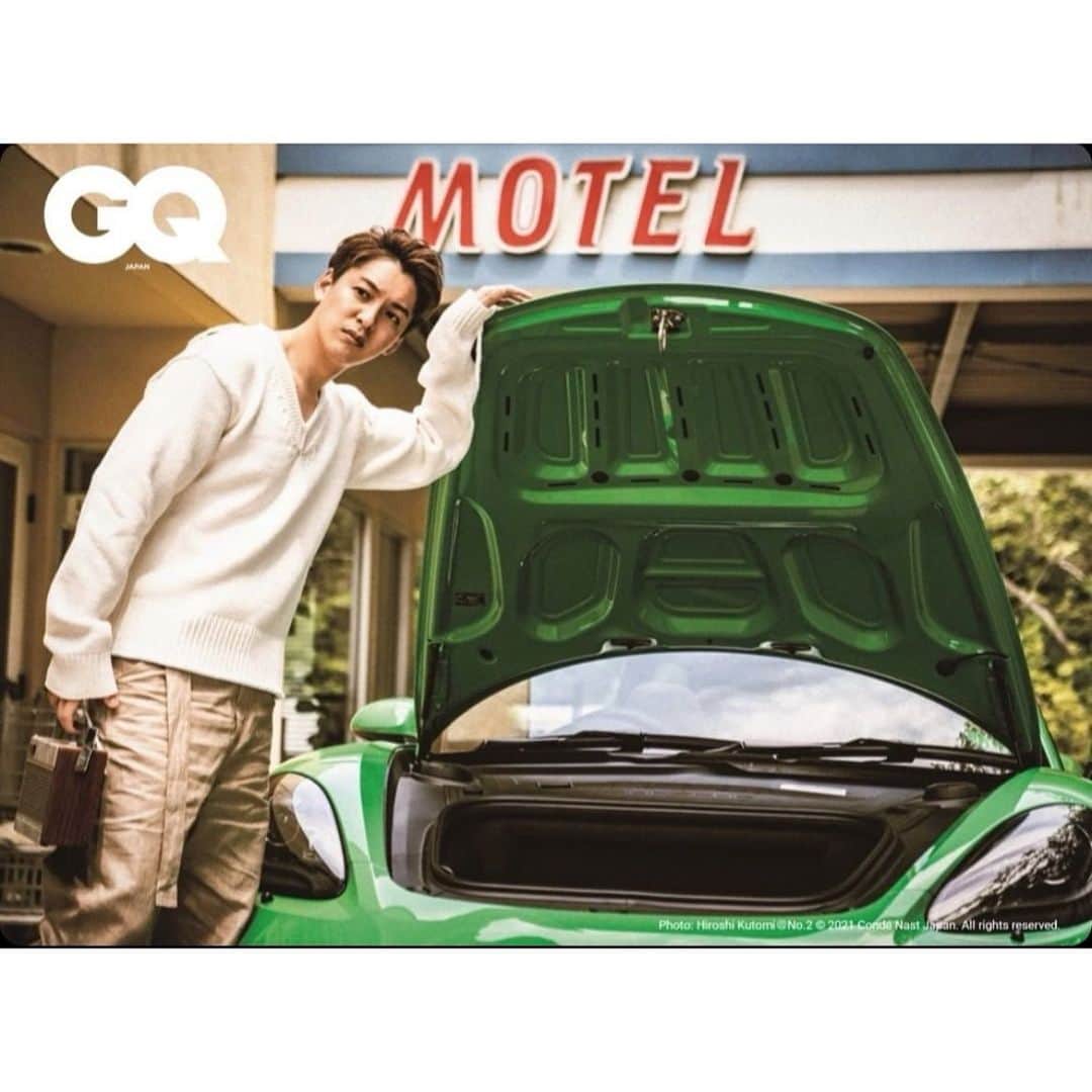 のインスタグラム：「『GQ JAPAN』 2021年7月、8月＆9月合併号  明日、5月25日（火）発売ですー！！ カリフォルニアスタイルなスタジオで撮影してきました！  @gqjapan Photo:@hiroshikutomi styling: @gqmoriguchi」