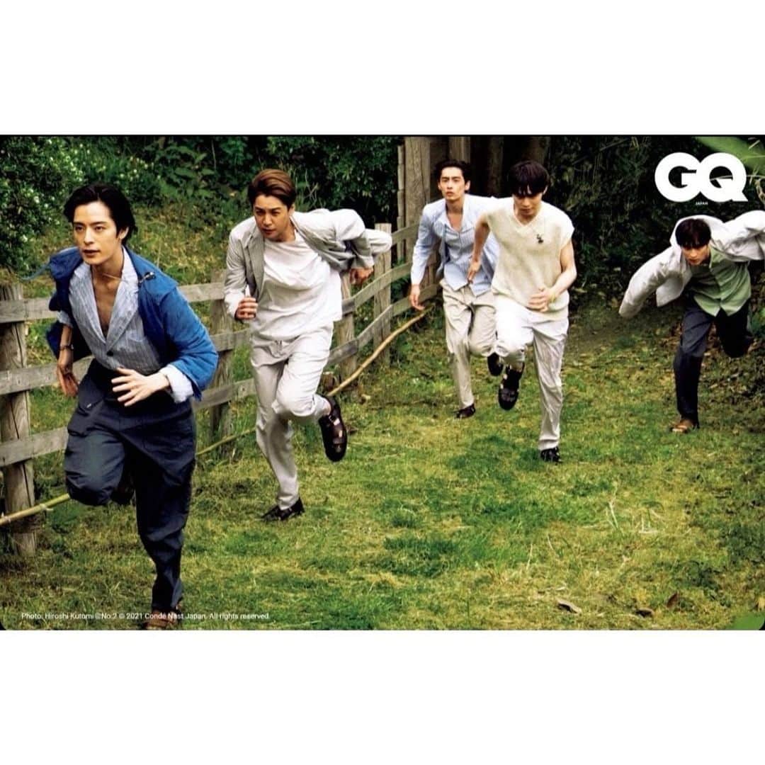 のインスタグラム：「『GQ JAPAN』 2021年7月、8月＆9月合併号  明日、5月25日（火）発売！！  @gqjapan Photo:@hiroshikutomi styling: @gqmoriguchi」