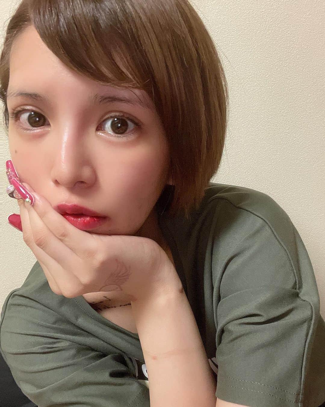 坂口杏里のインスタグラム：「朝キャバ→SUI 東京都新宿区歌舞伎町2-10-4 ジェストビル 2F  6:00にはいます😊🙌  写真、ライン交換、お喋り しましょこ😮💕  朝キャバSUI→ 03-6457-3556」