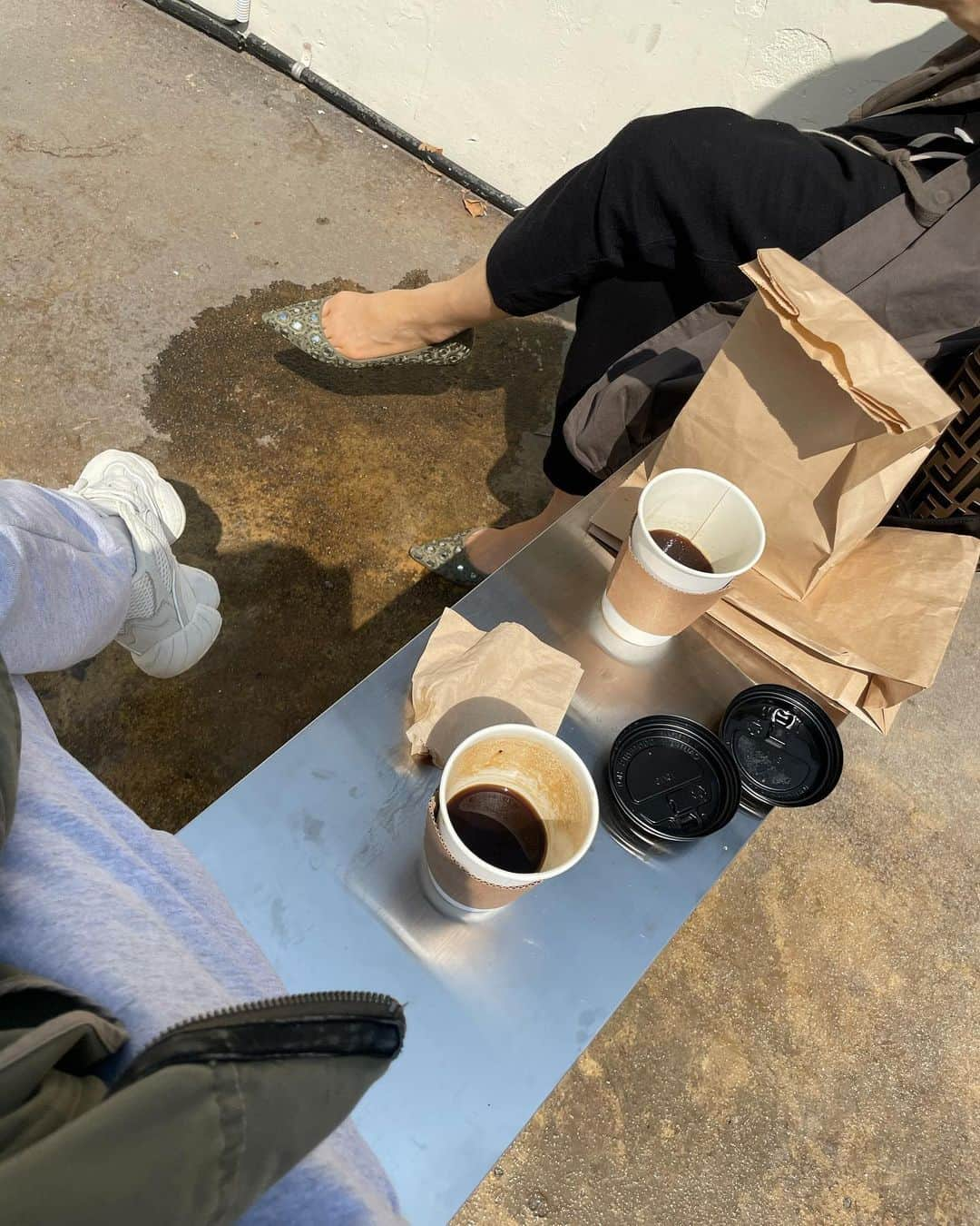 ソン・ナウンさんのインスタグラム写真 - (ソン・ナウンInstagram)「날이좋던어느날 엄마랑☕️🥯」5月25日 12時31分 - marcellasne_