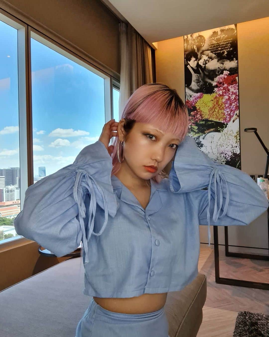 小林レイミのインスタグラム：「ナイトモードの勝利🌞📸  #💙 #🐟 #pinkblue」