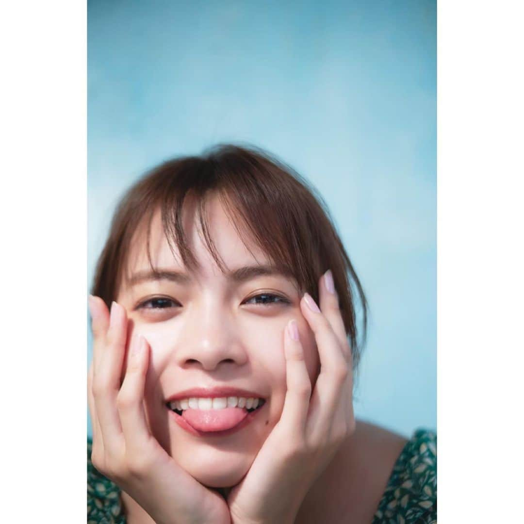 新條由芽さんのインスタグラム写真 - (新條由芽Instagram)「. 私の1st写真集「ゆめいろ」の2度目の重版が決定しました！  応援してくださっている皆さんのおかげです。 本当にありがとうございます！  photo : #中村和孝 さん #ゆめいろ」5月25日 12時00分 - yume_shinjo