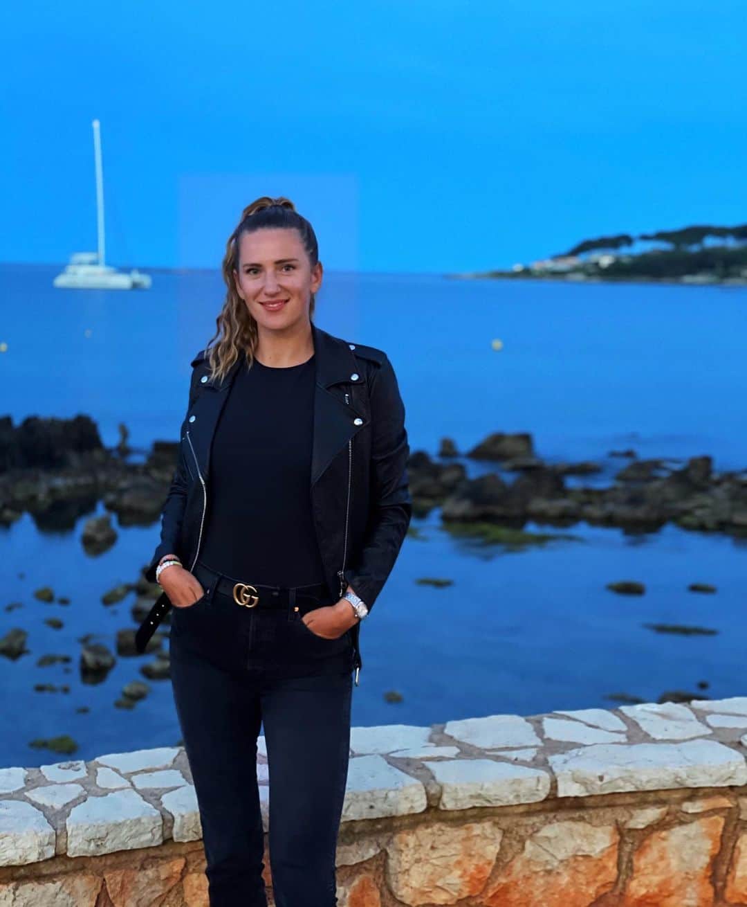 ビクトリア・アザレンカのインスタグラム：「Weekend blues 💙」