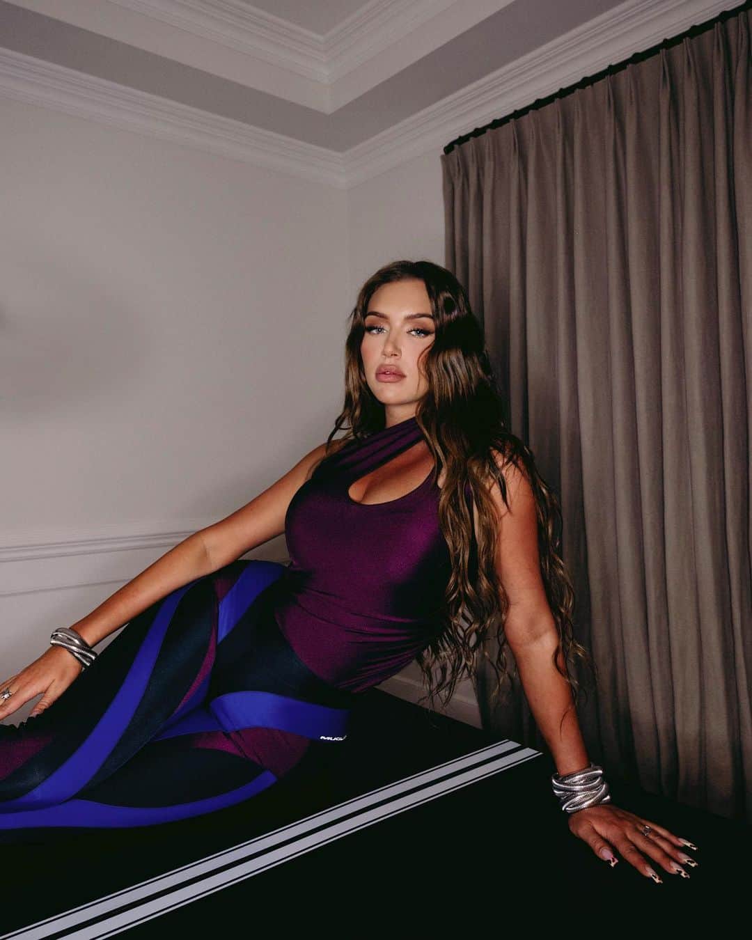 Anastasia Karanikolaouのインスタグラム：「a mugler moment」