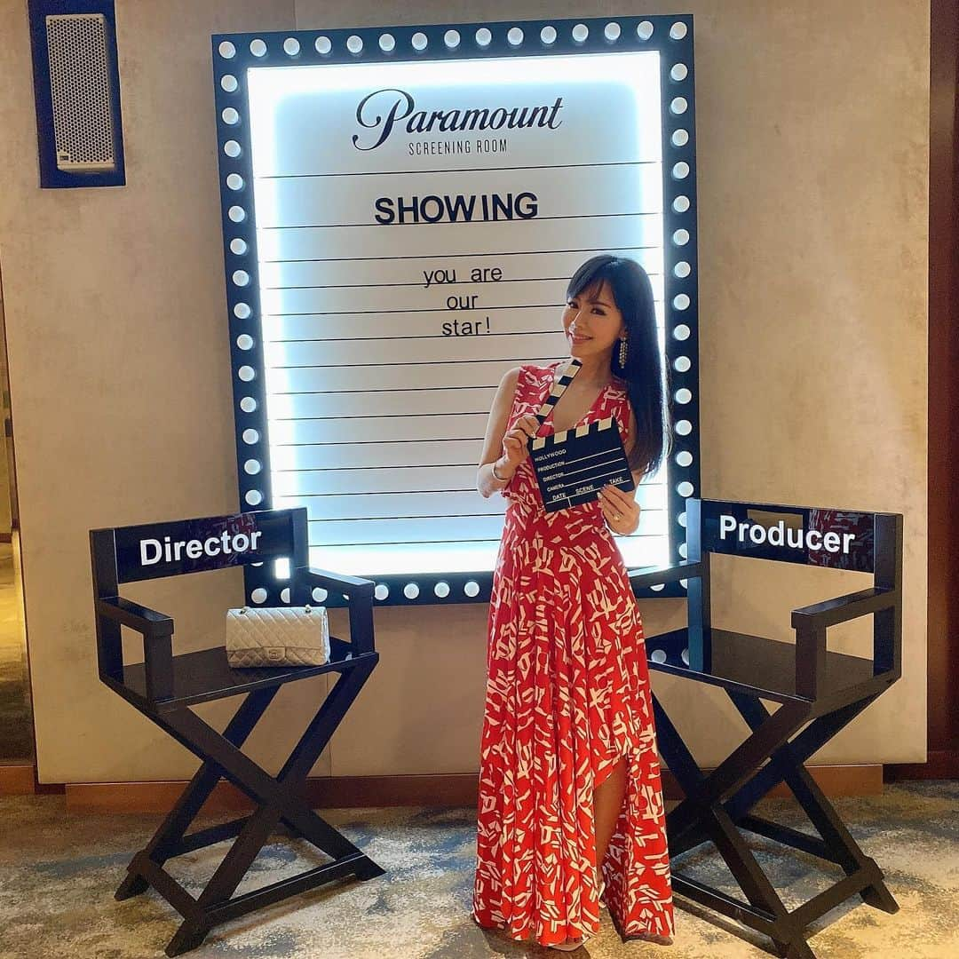 Rieさんのインスタグラム写真 - (RieInstagram)「【Paramount Hotel at Business Bay】  こちら、パラマウント ホテルはハリウッドをテーマにしたホテルなので、随所にハリウッド感が出してあって楽しい雰囲気  インスタ映えな写真撮れちゃう 箇所もちょこちょこありました📸  女子同士で👯‍♀️ 写真映しあって楽しかった😆  #パラマウントホテル #ビジネスベイ #ホテル巡り #ドバイ #ドバイ旅行 #ドバイ生活 #ペガサス　 #dubai #paramounthotel #businessbaydubai  #damac #🐎」5月25日 8時17分 - rie_dubai