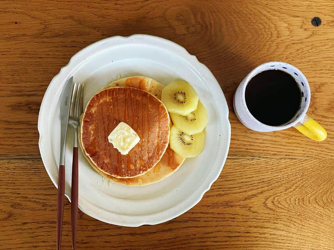 高山直子さんのインスタグラム写真 - (高山直子Instagram)「🥞 玄米粉のホットケーキ😋 香ばしくて甘さ控えめで最高だ🍴  #喫茶なおコロ #朝ごパン #しろくまちゃんのほっとけーき」5月25日 8時25分 - nao_70koro