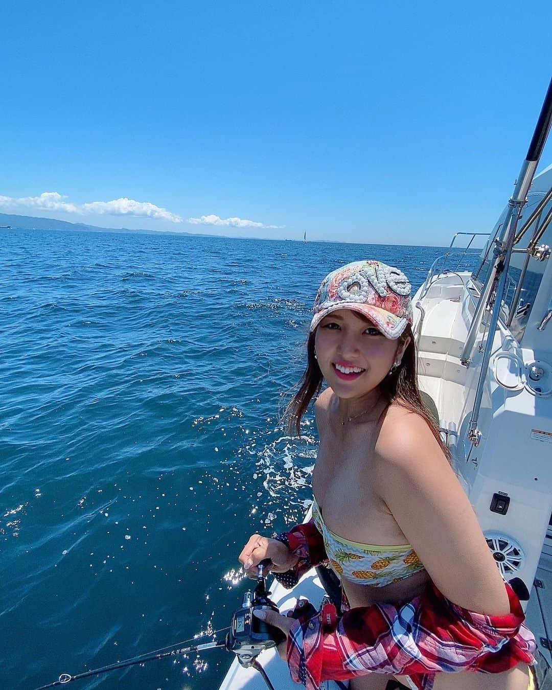 神谷麻美さんのインスタグラム写真 - (神谷麻美Instagram)「#ocean 🐬🏝🍍💕✨  #海釣り 🎣🌟🌈✨」5月25日 9時25分 - asamice428