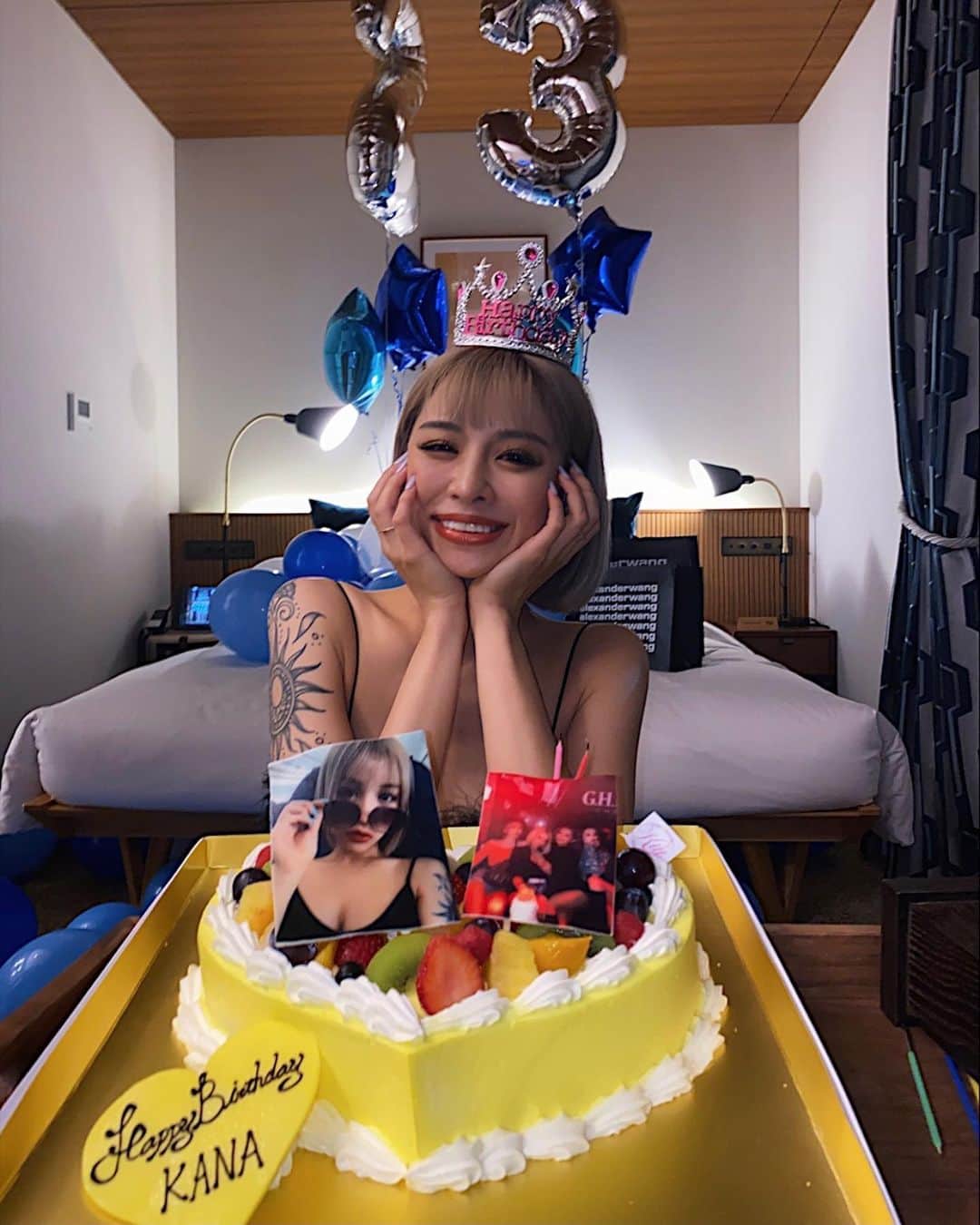 中村香夏のインスタグラム：「. ずーっと楽しくて幸せでホントに素敵な時間だった😢💕  大好きすぎる✨ ありがとうございました👩‍❤️‍💋‍👩 .」
