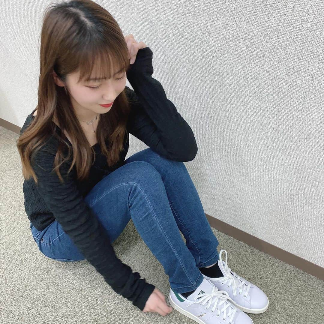 野中美希さんのインスタグラム写真 - (野中美希Instagram)「スタンスミスのスニーカー👟💯ほしかったのゲットできて大満足です！カジュアルちぇるは好きですか？！😳 sneakers→ #スタンスミス#stansmith @adidasoriginals . #昨日は清楚ちぇる#今日はカジュアルちぇる#スタンスミス#adidas#スタンスミスコーデ#ちぇるコーデ#スニーカー#helloproject#morningmusume21#野中美希#ちぇる#スニーカー女子#👟」5月25日 20時24分 - miki_nonaka.official