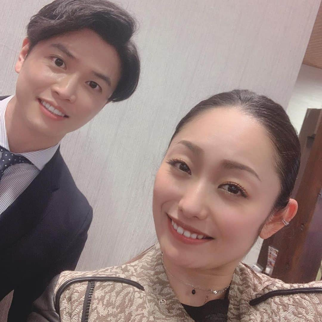 安藤美姫さんのインスタグラム写真 - (安藤美姫Instagram)「We ate about 10kg together💪💪💪  デカ盛りハンター応援💪 ご視聴ありがとうございました🙏💪💪💪 すっごい勝ちたかったのでとっても嬉しかったです💓💓💓 女子チームのお2人のおかげです🥺🥺🥺 本当にありがとうございました😜💪✨✨✨  #デカ盛りハンター  #りんごちゃん  #ちなてぃ  さん #安藤美姫  #野沢春日 さん」5月25日 20時36分 - miki_m_ando0403