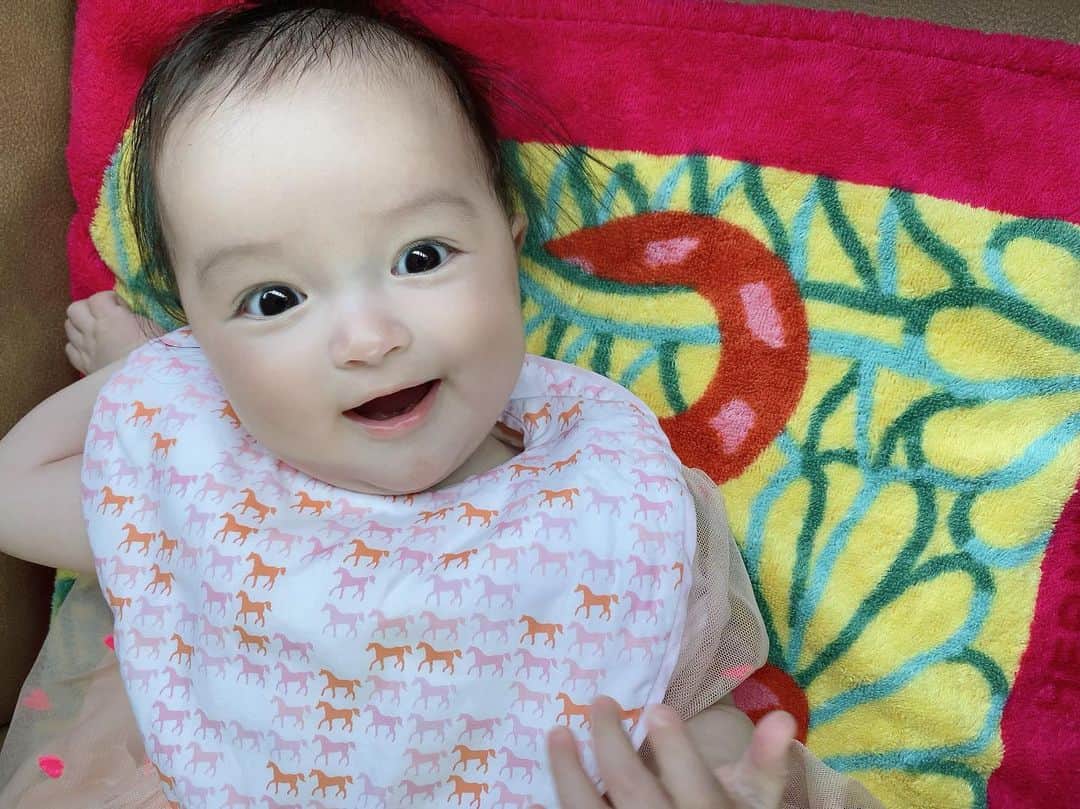 アレクサンダーのインスタグラム：「本当に赤ちゃんですか？www 可愛いな❤️」