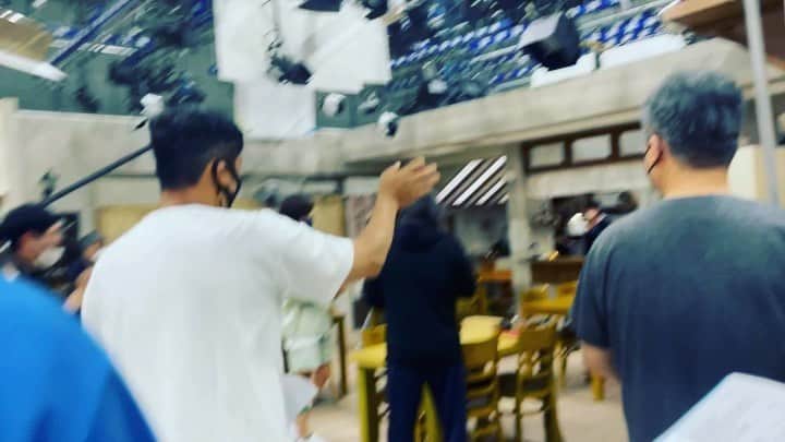 ジェヒのインスタグラム：「감독님 스탭분들 선배님 후배님들  너무 너무 감사합니다.  정말 행복해요!  싸랑합니닷! . . . #깜작선물 #생일 #birthday」