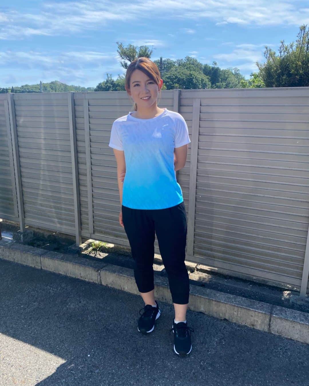 のインスタグラム：「ミズノのトレーニングウェア、スニーカー最高です💙 いつもありがとうございます！☺️ @mizuno_training_jp   今週も頑張ります✊」