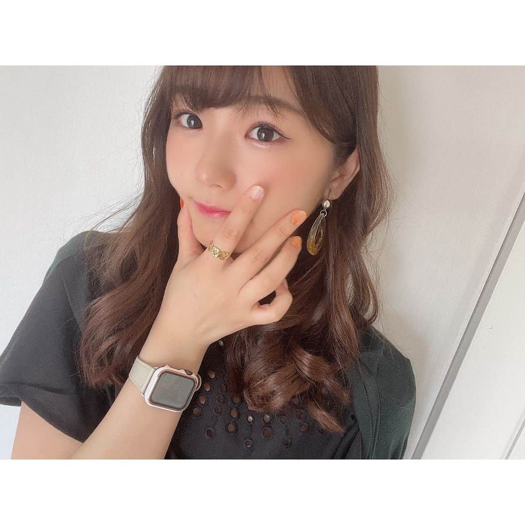 長谷川かすみのインスタグラム：「NEW NAIL💅  #vanitytable #selfnail #セルフネイル #セルフジェルネイル #ohora」