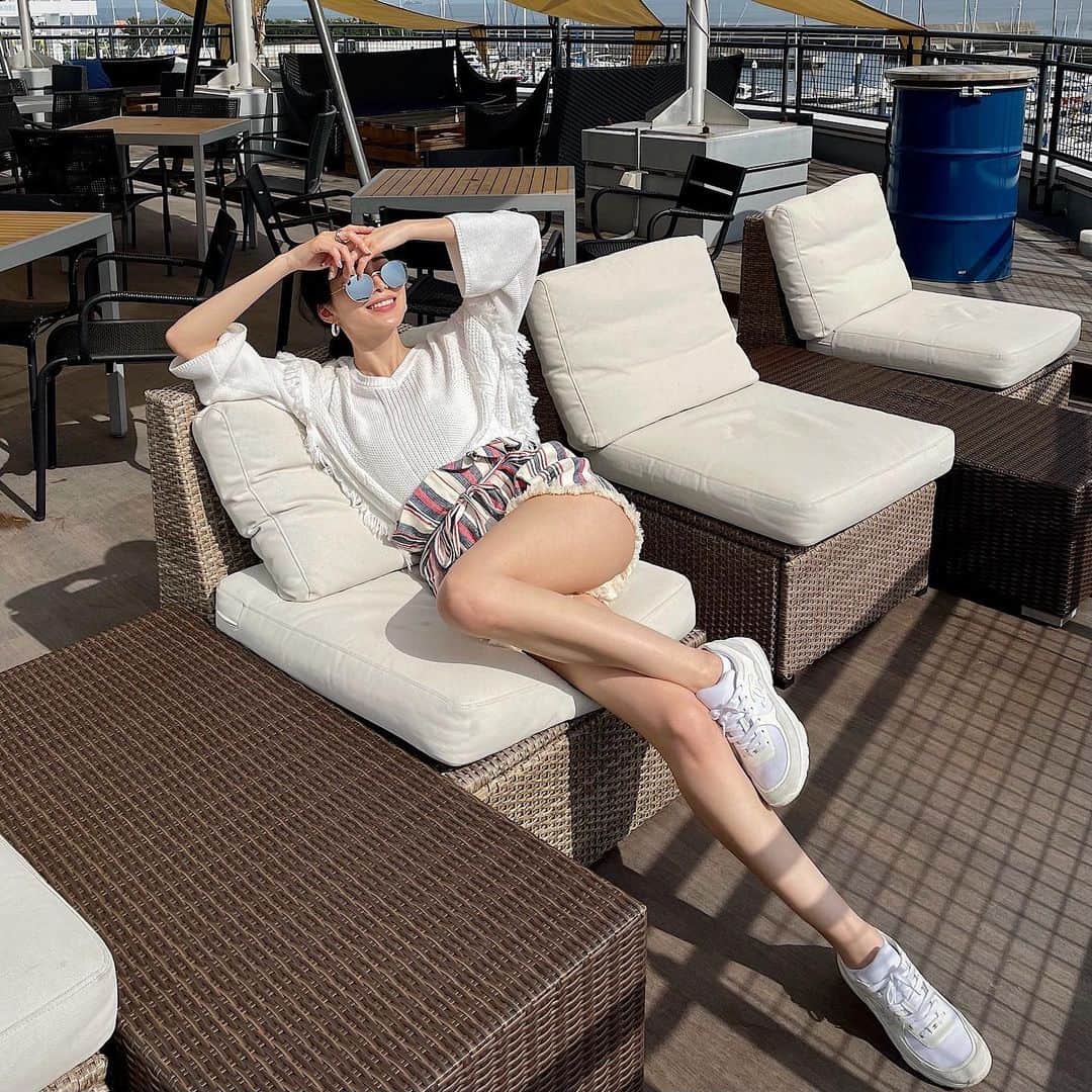 藤田麻里のインスタグラム：「私は元気です🧚‍♀️  １ヶ月ぶり投稿ごめんあそばせ！☝️  五月晴れが気持ちいいです🧚‍♀️  お仕事以外はお家にいるので 久しぶりに休日のお外！  良いリフレッシュになりましたとさっ♥️」