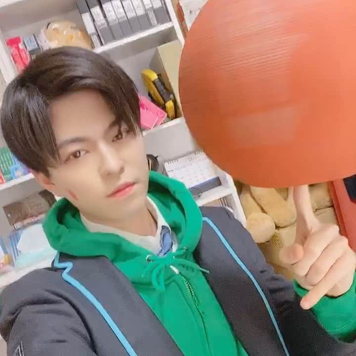 のインスタグラム：「ボール回し。カッコつけてるけど回してもらっただけ！#バスケ男子」