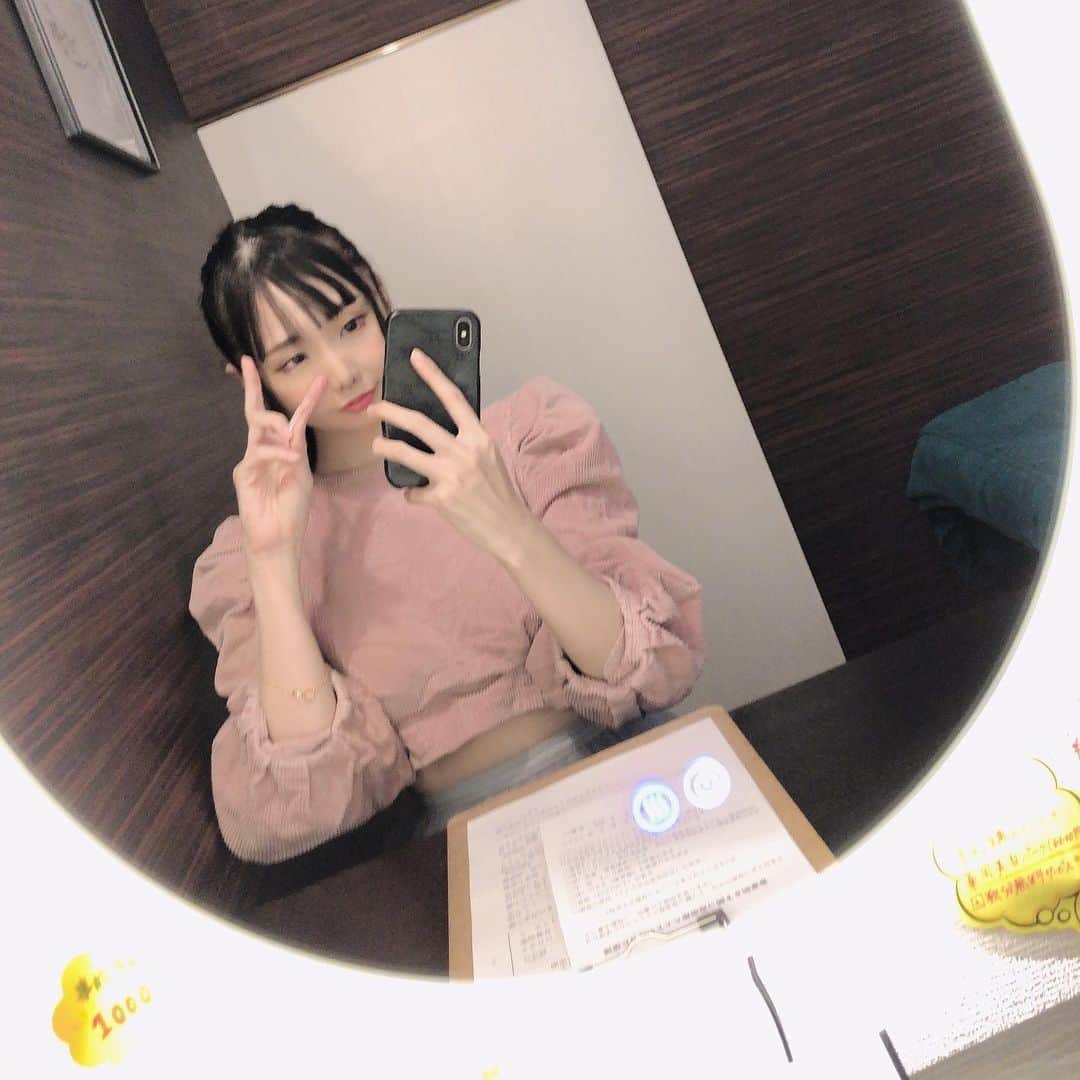 稲森美優さんのインスタグラム写真 - (稲森美優Instagram)「先日、表参道にある、@sui_spa さんに行ってきました！！ 最後から2番目からの写真が施術前なんだけど、 終わった瞬間リフトアップされていてお目目も施術してもらう前より、ぱっちり開いていて感動しました！  気持ちよすぎて、実は延長頼んでしまいました！笑  普通コルギとか行くと、髪型ボサボサの、ベタベタになるイメージがあるんだけど、 終わってもほぼほぼ髪型とか変わっていなかったことにも感動！ そして、ヘアアイロンとかも借りられるの感動でした！！  また確実に予約して行くと思います😌❤️❤️❤️❤️  https://kronos0320.com/  東京都渋谷区神宮前5-50-6サクセス青山ビル9F  pr #翠SUISPA #表参道エステ #小顔矯正 #頭蓋骨矯正 #むくみ解消 #コルギ #ヘッドスパ #スイスパ」5月25日 19時56分 - miyuuinamori