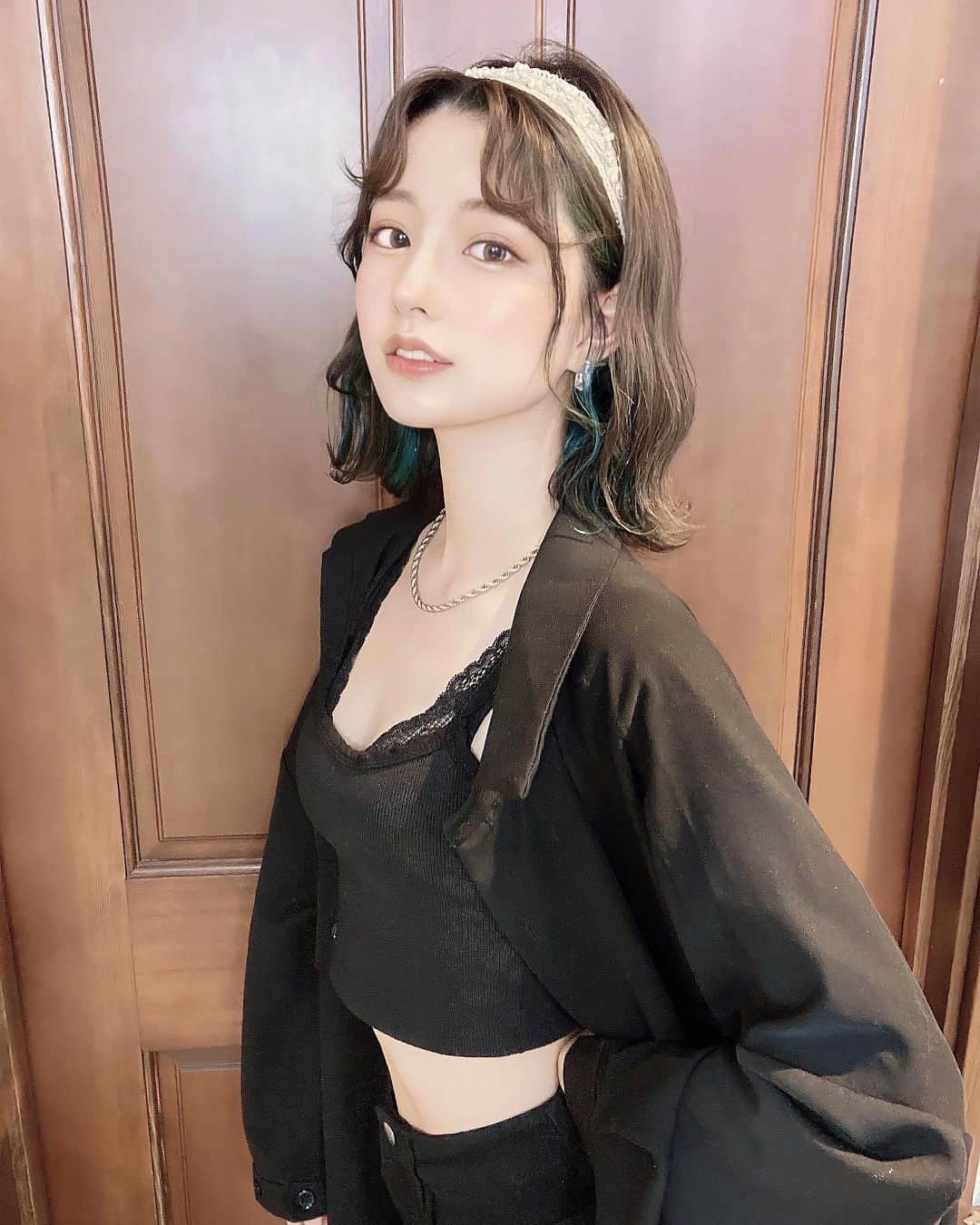sarimaru(国木田さりまる)のインスタグラム：「Twitter、Instagramでご報告したとおり、先日アイドルデビューが決まりました💭💐  たくさんのコメント、DM、ストーリーのメンション等取りこぼしないように目を通しております！ みんなの温かい応援の気持ちを糧に、これから精一杯頑張るので見守ってください🔅  良い意味でこれまで通りの私で、新しい環境で活躍していきたいと思っておりますので何卒😉⚡️  意外と声低いね！って言われるのが早く減って周知の事実になりますように😌  　　　　　　　　　　　国木田さりまる」