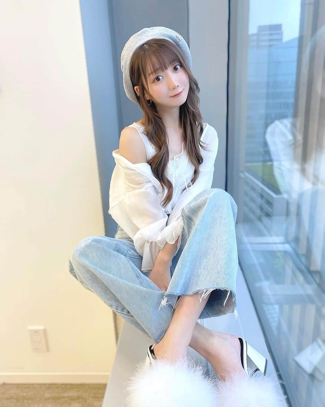 大谷映美里さんのインスタグラム写真 - (大谷映美里Instagram)「珍しデニム〜🤍 お洋服は上下とも #GRL でお買い物🛁プチプラ♡ ㅤㅤㅤㅤㅤㅤㅤㅤㅤㅤㅤㅤㅤ ベレーは #epine ミュールは #meltthelady 🧊 水色と白の組み合わせ、爽やかで最高だよね🧊」5月25日 23時03分 - otani_emiri