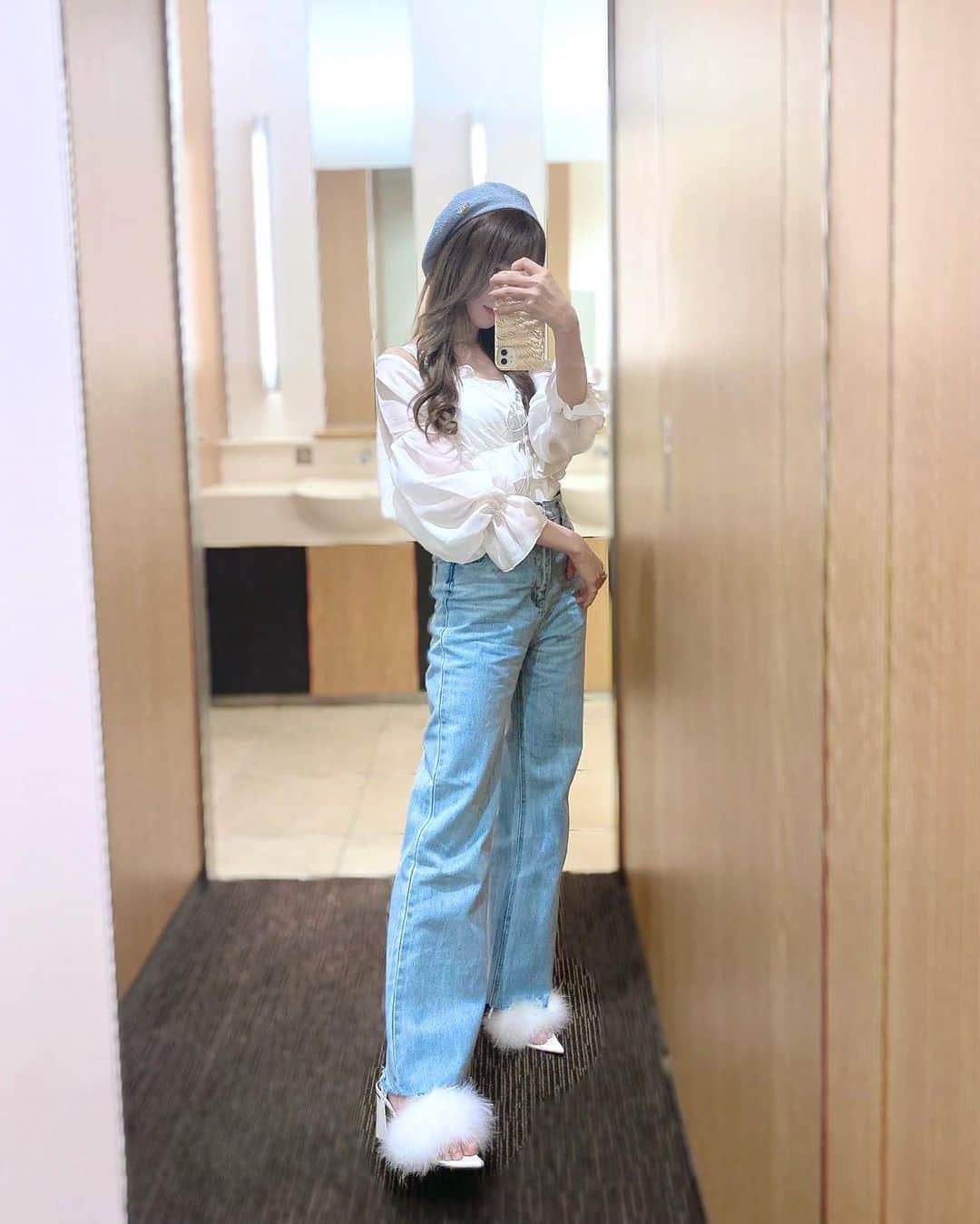 大谷映美里さんのインスタグラム写真 - (大谷映美里Instagram)「珍しデニム〜🤍 お洋服は上下とも #GRL でお買い物🛁プチプラ♡ ㅤㅤㅤㅤㅤㅤㅤㅤㅤㅤㅤㅤㅤ ベレーは #epine ミュールは #meltthelady 🧊 水色と白の組み合わせ、爽やかで最高だよね🧊」5月25日 23時03分 - otani_emiri