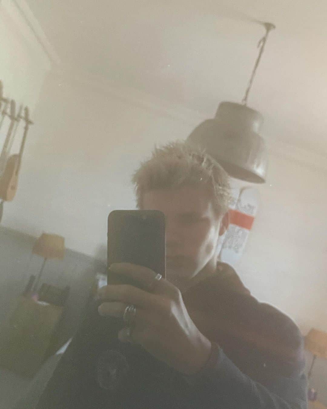 のインスタグラム：「@joshwoodcolour knows what he’s doing」