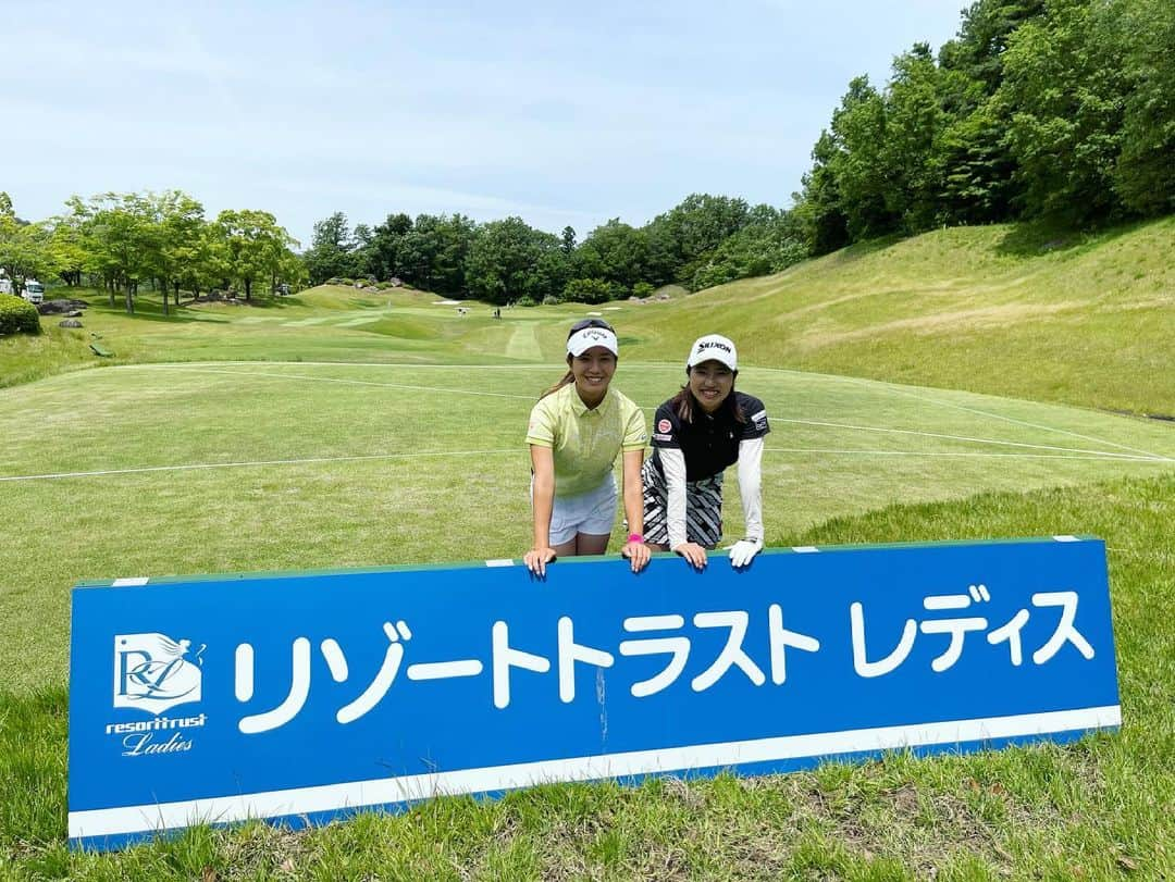 小野祐夢のインスタグラム：「. 明日からセントクリークゴルフクラブでリゾートトラストレディスです🏌🏼‍♂️推薦をいただき出場できることになりました。 グリーンが楽しいコースです😂 今日はひかりさんと練習ラウンド☀️ ありがとうございました😊  #また雨予報 #がんばろう」