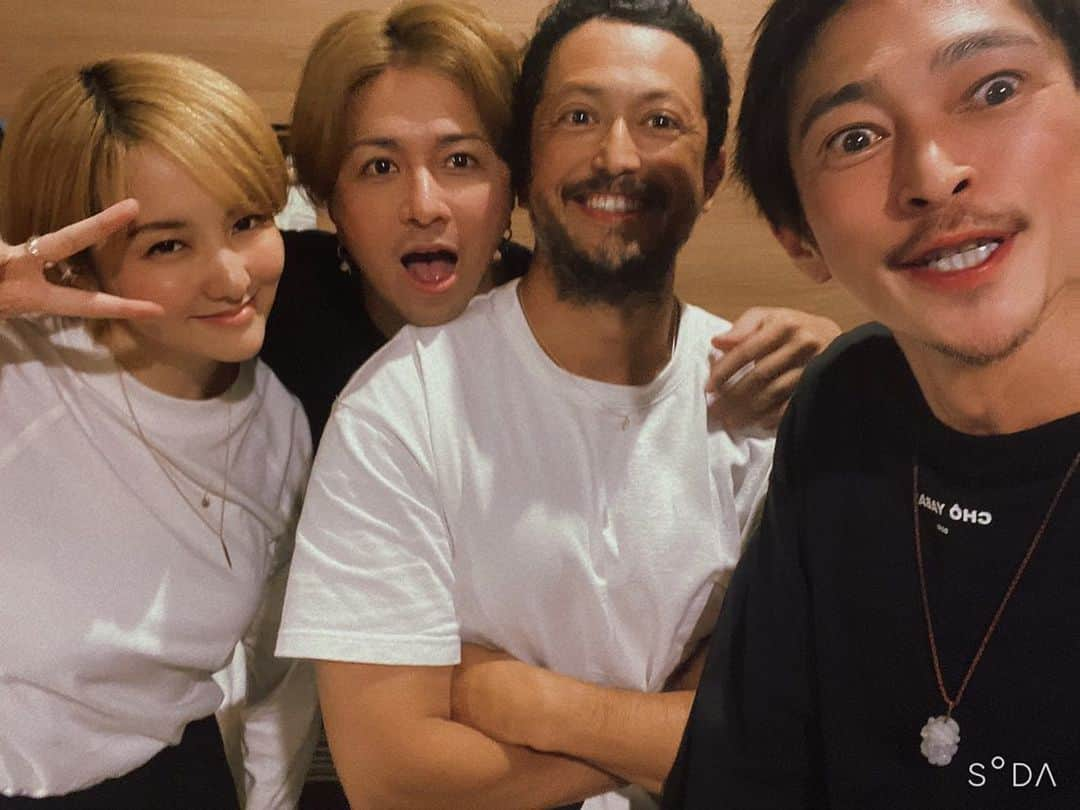 池内博之さんのインスタグラム写真 - (池内博之Instagram)「久々だぜ！！みんな💙 キラリも、ユウタも、ヨウスケも愛変わらず💙」5月26日 7時56分 - hiroyuki.ikeuchi