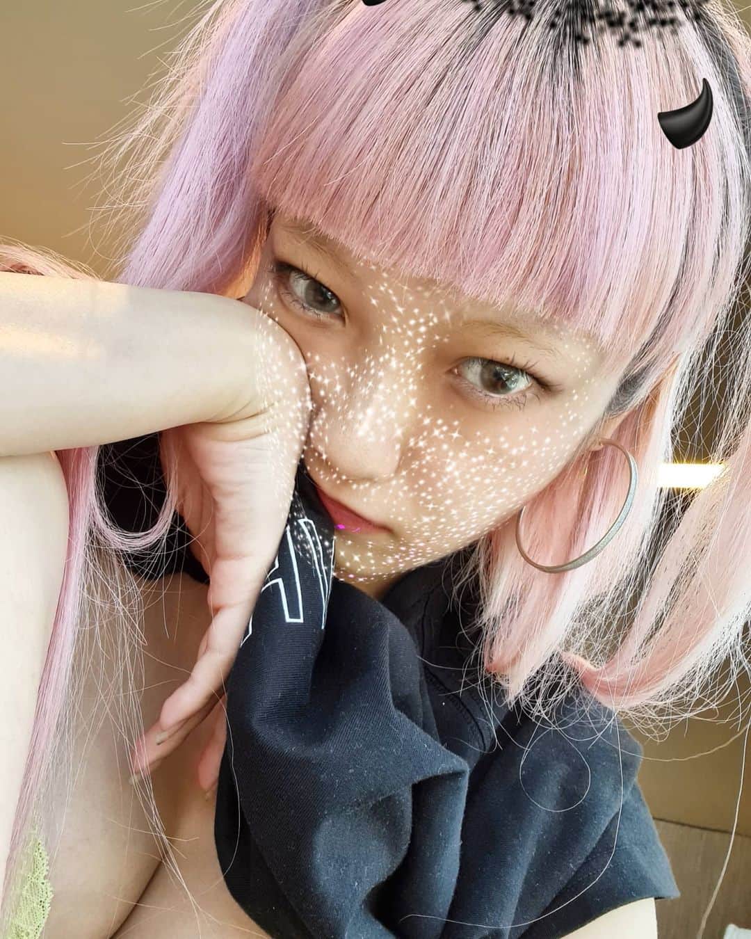 小林レイミのインスタグラム：「🌞🌞🌞  #pinkhairedgirl #おはようございます」