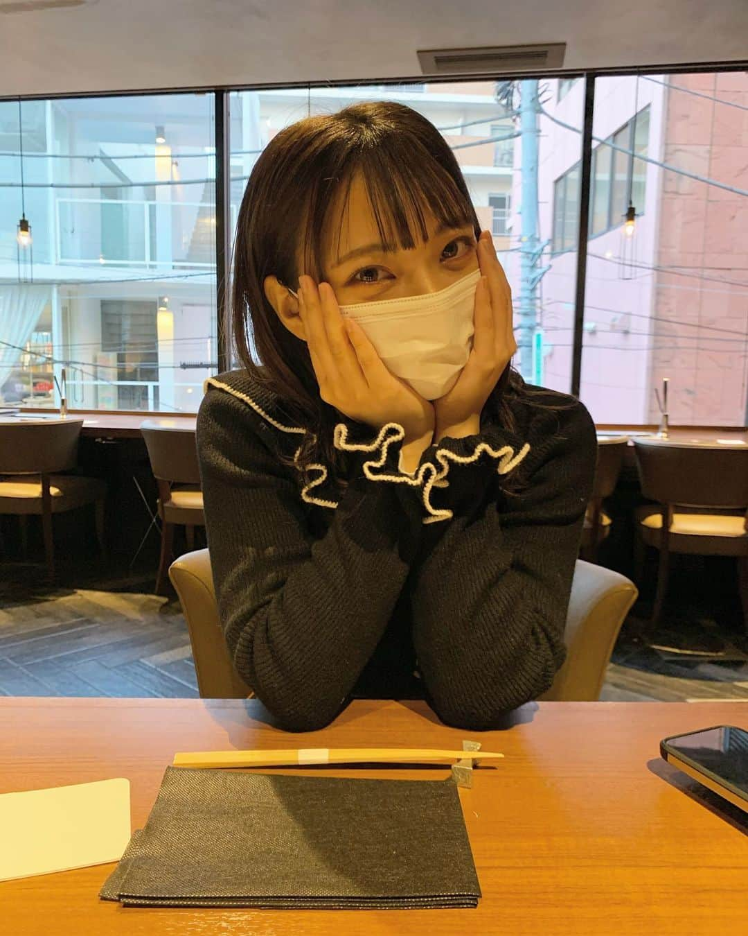 山田菜々さんのインスタグラム写真 - (山田菜々Instagram)「冬にすずと食べに行った焼肉やさん。 美味しくてほっぺを落とす寸前だった すずちゃんと素晴らしいお料理を ぜひご堪能ください🤤♡笑  #うしごろ #うしごろ表参道 #ushigoro #すずちゃん#こんな豪華な焼肉はほぼ初めて#東京ってすごいやろ #☺️」5月26日 14時11分 - tannana.yamada